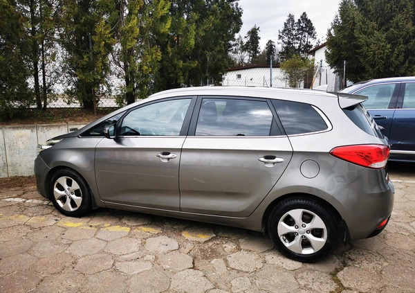 Kia Carens cena 45900 przebieg: 137000, rok produkcji 2015 z Szczecin małe 106